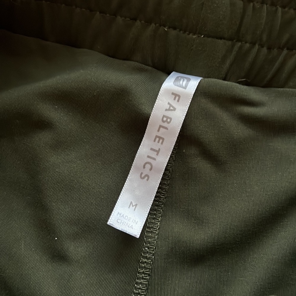 Fabletics Athletic Shorts - Built in Spandex - Floral w Hunter Green Spandex - Picture 4 of 6